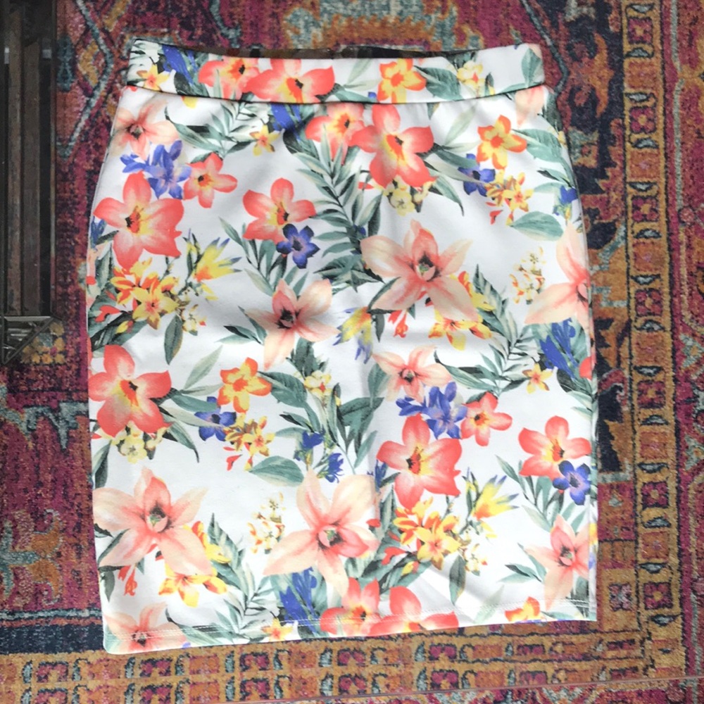 Forever 21 Tropical Floral Design